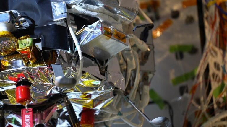 Acquire, process and share scientific data