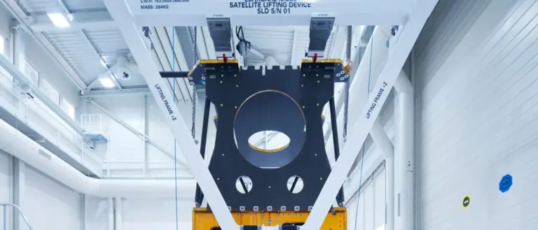 Spacecraft Lifting Devices