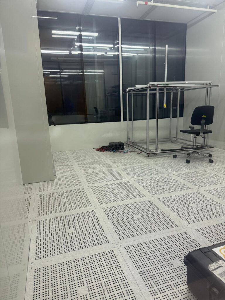 ISO 5 Clean Room & Testing